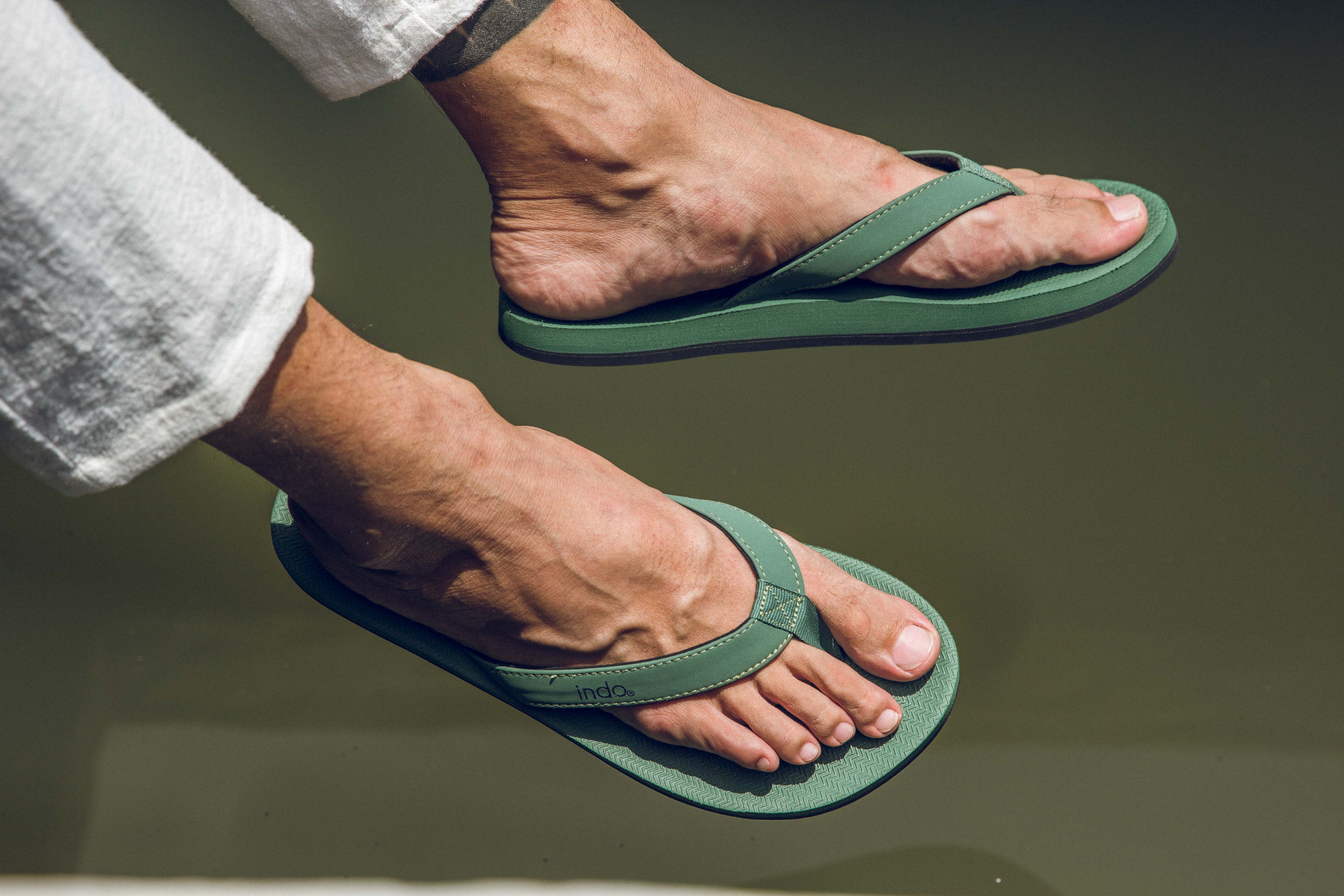 Men's ESSNTLS Flip Flops – Leaf Green Sandals